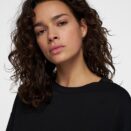 t-shirt-oversize-z-lejacej-tkaniny-02-galeria