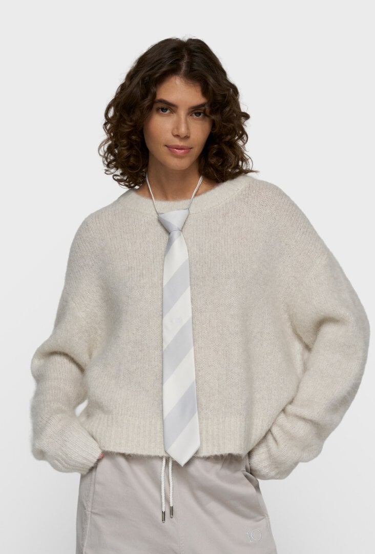 puszysty-sweter-z-lureksem-01 puszysty-sweter-z-lureksem-01